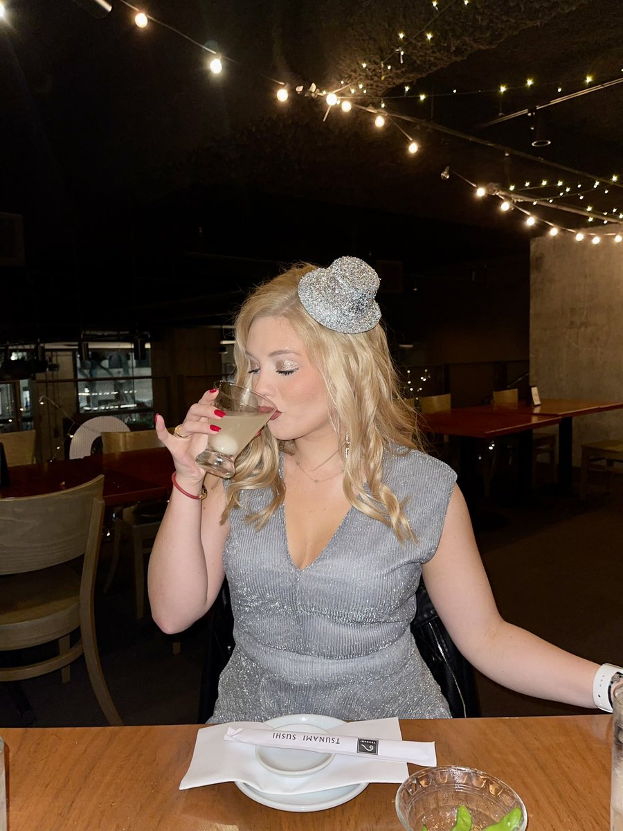 constancechron's tweet image. nola🤍