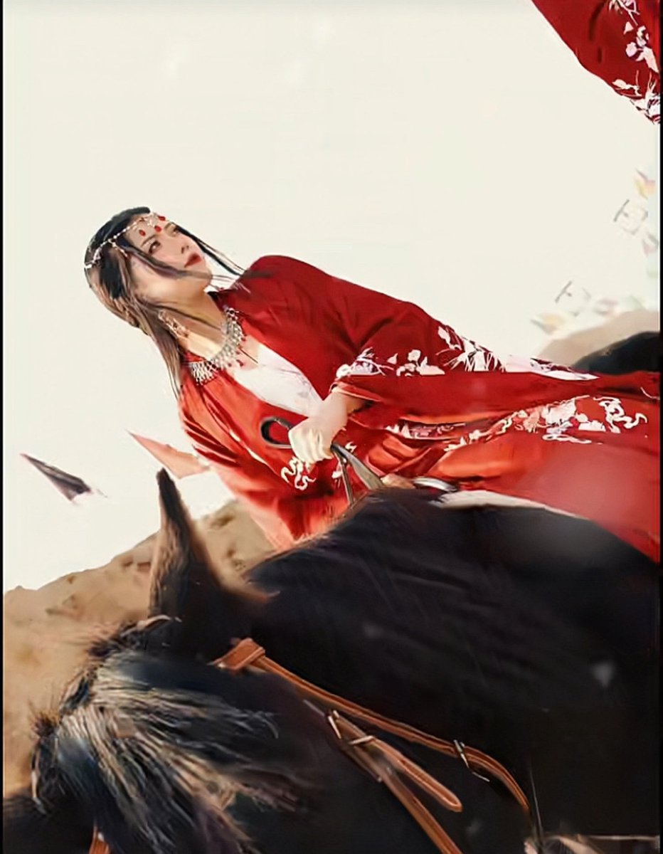 HuahuaFiore's tweet photo. Which one?๐ค
#chineseculture #ๆฑๆ #ไธญๅฝๆๅ #chineseprincess #fyp https://t.co/sjN1HvmQyE