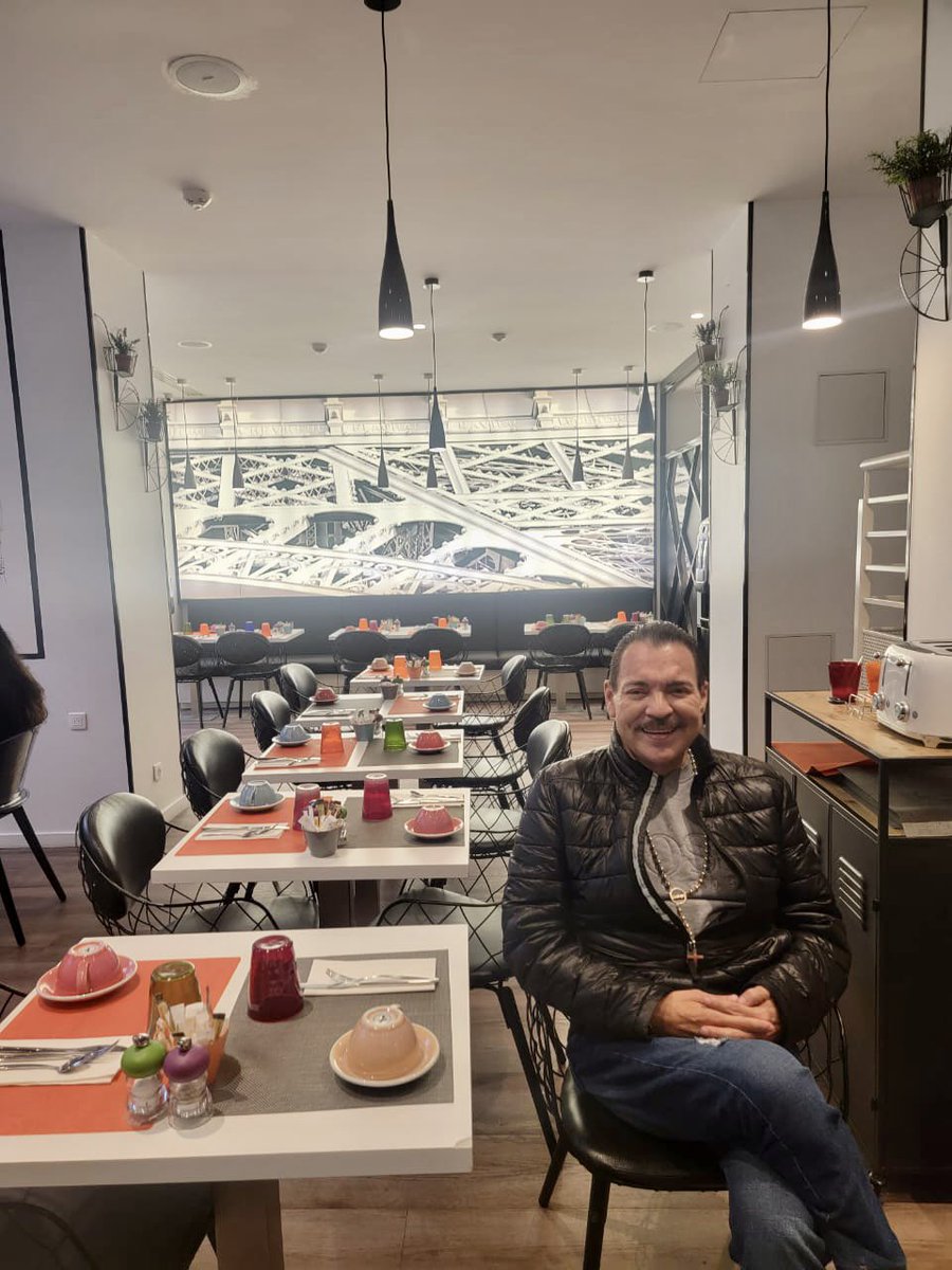 Espero tengan un #FelizAnoNuevo, les deseo lo mejor del mundo, salud y próspera abundancia este 2023 #juliopreciado #iuuuu