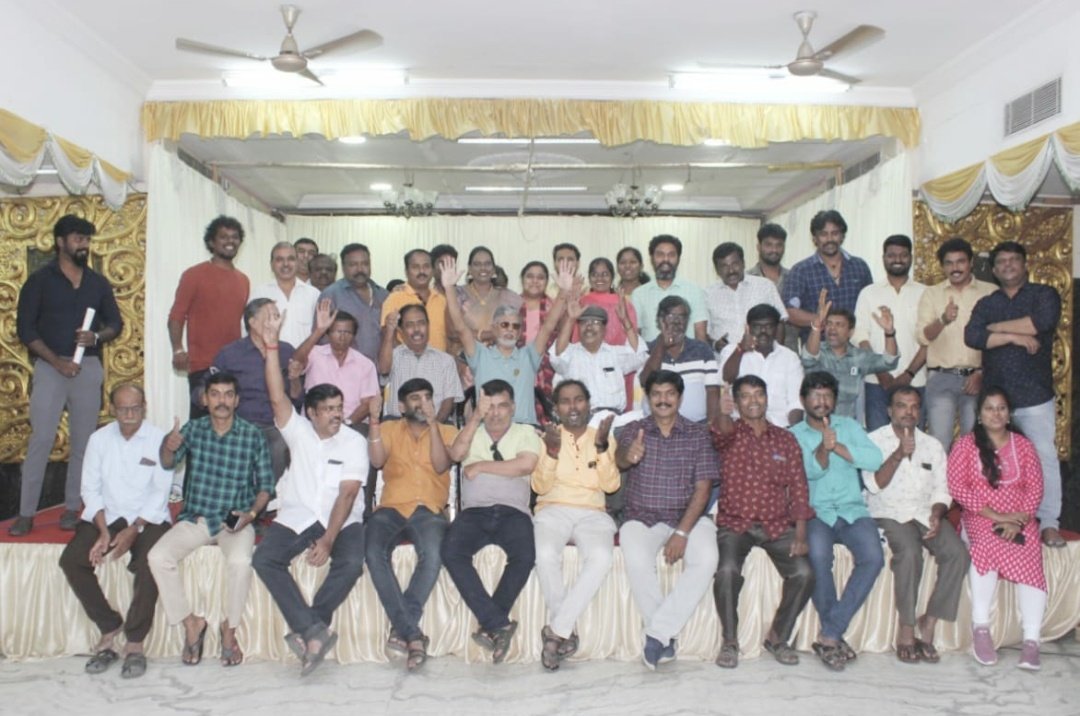 rs_prakash3's tweet photo. #NewYear As a mark of welcoming 2023, #TMJA(Tamil Movie Journalist Association) had organised a get-together & veteran filmmaker/actor #SAChandrasekaran headlined the event sharing the secrets of his youthful spirits, while at 82! A well formulated function! https://t.co/0sTbFTEcwg
