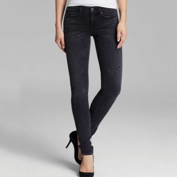 Denise1Jordan's tweet photo. So good I had to share! Check out all the items I'm loving on @Poshmarkapp #poshmark #fashion #style #shopmycloset #express #caliabycarrieunderwood #vince: https://t.co/kx7u4CFZqe https://t.co/HY84ou88E2