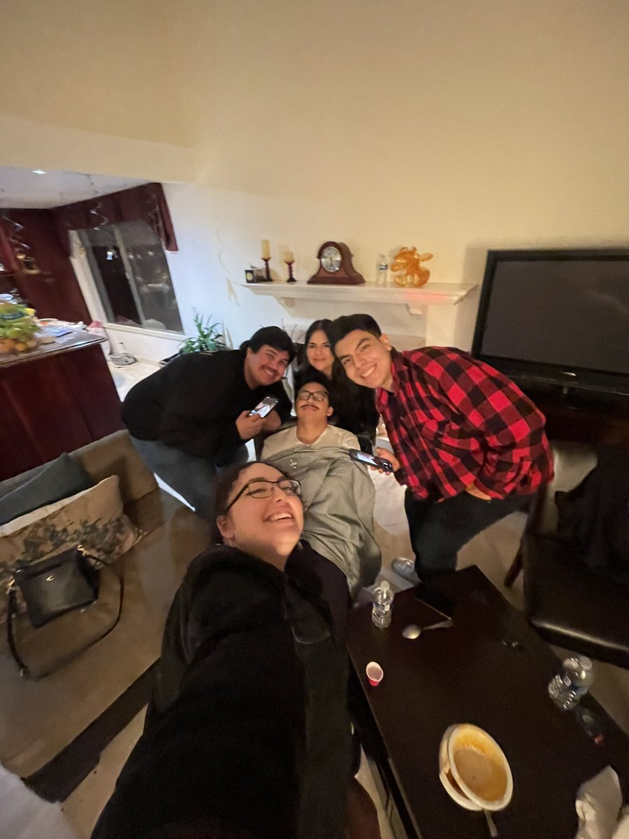 efrizzzle's tweet photo. A nice way to bring in the new year https://t.co/3B8LQQjQxo