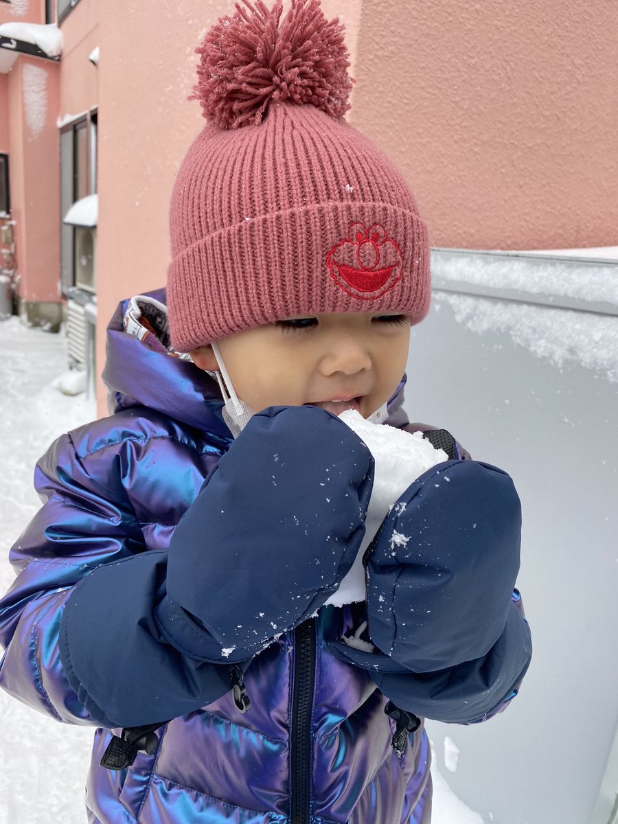 Ryusei_Takashim's tweet photo. 雪をペロペロしてます😋✨w
#雪☃️ #雪遊び #snow
#eatsnow
#雪ペロペロ☃️
#高清水流星
#Iwillbeastar💫 https://t.co/Xpi6QMx4RP
