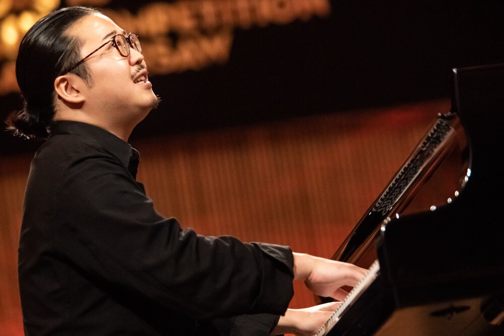 Discuss_Japan's tweet photo. Sorita Kyohei, Kobayashi Aimi, Congratulations on your marriage!
an article via #DiscussJapan
Japanese Pianists at the International Chopin Piano Competition — From Uchida Mitsuko and Nakamura Hiroko to Sorita Kyohei and Kobayashi Aimi
https://t.co/1mbNEiNv13 https://t.co/5NzKpLRCjD