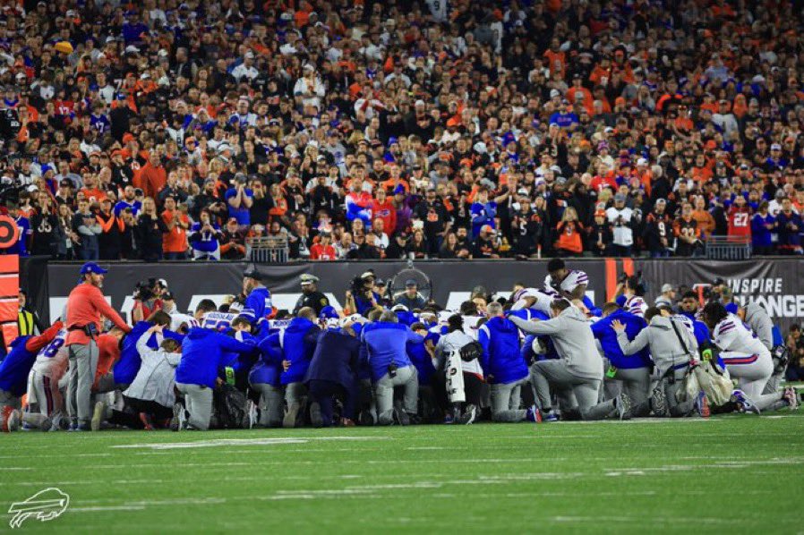 DrKscottspeaks's tweet image. This is what It is all about! Keep this energy!
#demarhamlin #ryanclark #NFL #BillsMafia #Bengals #MondayNightFootball