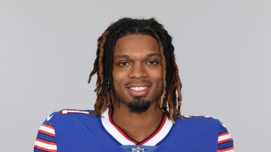 ClippertZ's tweet photo. #intubated #DamarHamlin #BuffaloBills #prayersforHamlin #Bengals #share https://t.co/mVVprQDRWI
