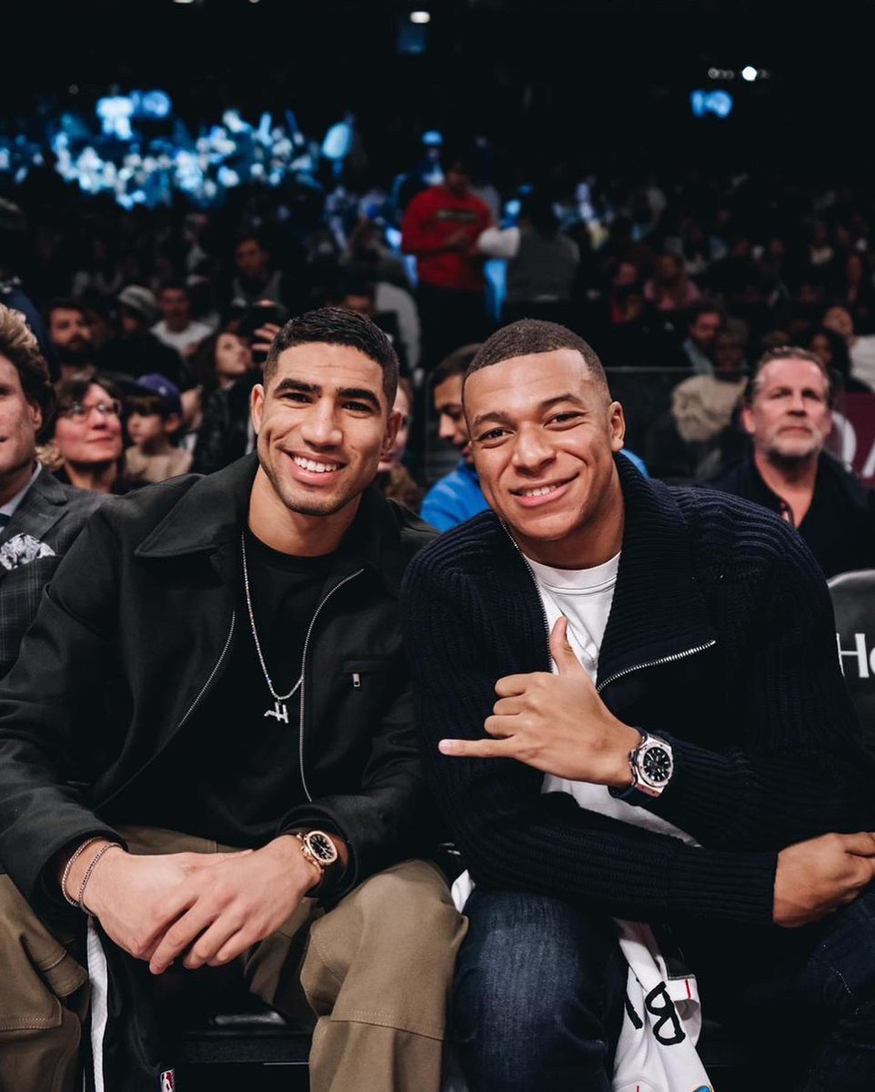 AchrafHakimi's tweet image. Show Time 🏀