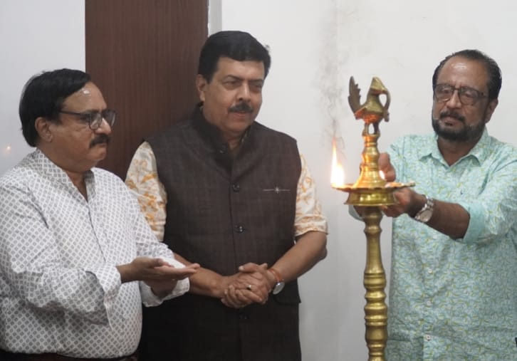PrciWorld's tweet photo. Installation of Palakkad Chapter. Chairman K M Ramesanunni &amp; team at LEAD College of Mgnt in the presence of Director and Secretary of GC &amp; Acting National President Dr T Vinay Kumar, Senior National VP &amp; President YCC K Ravindran, National VP U S Kutty, Dr Thomas George &amp; other. https://t.co/MmaXFhRNXK