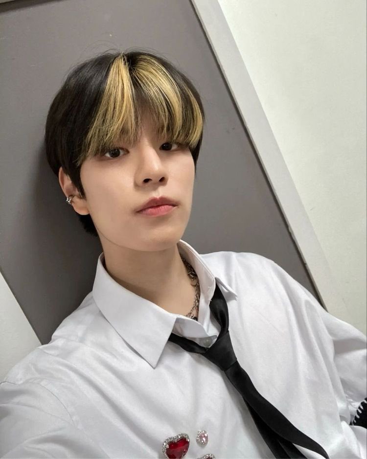 spreenista's tweet photo. seungmin https://t.co/OHPKm0BnVl