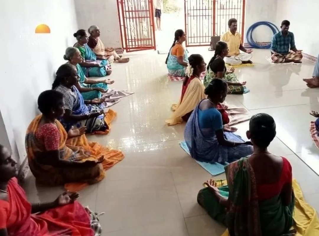 ArtofLivingTN's tweet image. Earlier moments from weekly follow-up at Saraswathi School, #Rameshwaram, #Tamilnadu 

 #happinessprogram #basiccourse #sudarshankriya
