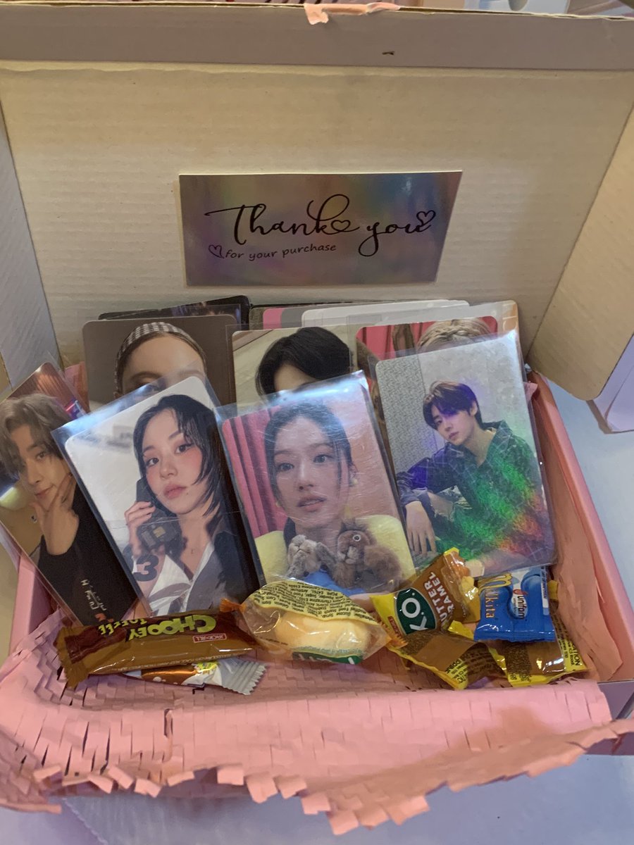 selyvr_'s tweet photo. . . . ๐ โ #xiaMailzs
๐ฒ from @chieyjs โข #nayeonproofz
โ Hello bff ! 7 photocards arrived safely! Thank u for packing them safely tsaka salamortch binalik mo ung Thank u card ko HAHAHHA, Ung freebies din ang dami huhu thankuwuwuw https://t.co/o0H1so8E3c