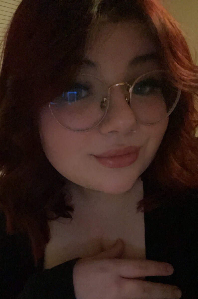 saturnsslutt's tweet photo. slutty ari media to celebrate my new hair https://t.co/UUArDukDdl