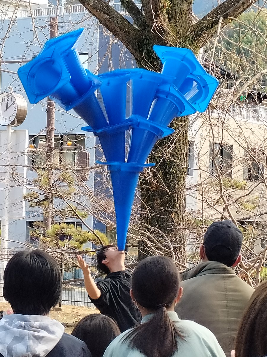 hoteltsurushima's tweet photo. ちょうど大道芸やってたので見ちゃいました👁️
京都からきた10代のパフォーマーですって。
#yupon さんというそうです、結構やりますね👍
また来て下さい🤩
#performer #和霊公園 https://t.co/7wrECLDg9c