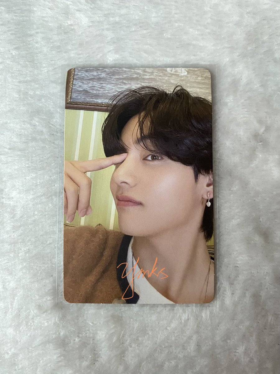 urmagickshop's tweet photo. TAEHYUNG BELATED BIRTHDAY GIVEAWAY 🤗

📌Follow, rt &amp; like for a chance to win this V BE Essential Photocard (own pull)
📌Reply proof
📌Ends on Jan. 4, 2023 - 12:30PM
📌1 Winner will be chosen via spin the wheel/random picker
📌Free shipping

#YMKSGiveaways https://t.co/hNvs591AZF