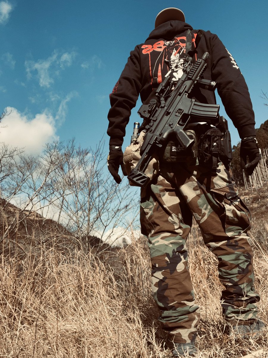 copper_kj's tweet photo. #OOTD
UCQBS🏴‍☠️✖️BOLT SCAR-SC🔫

#airsoft #6mm #bolt #SCAR_SC #セキトー #UCQBS #うらきん #11killcount #サバゲー #selfie https://t.co/Gf1AX1gF7X