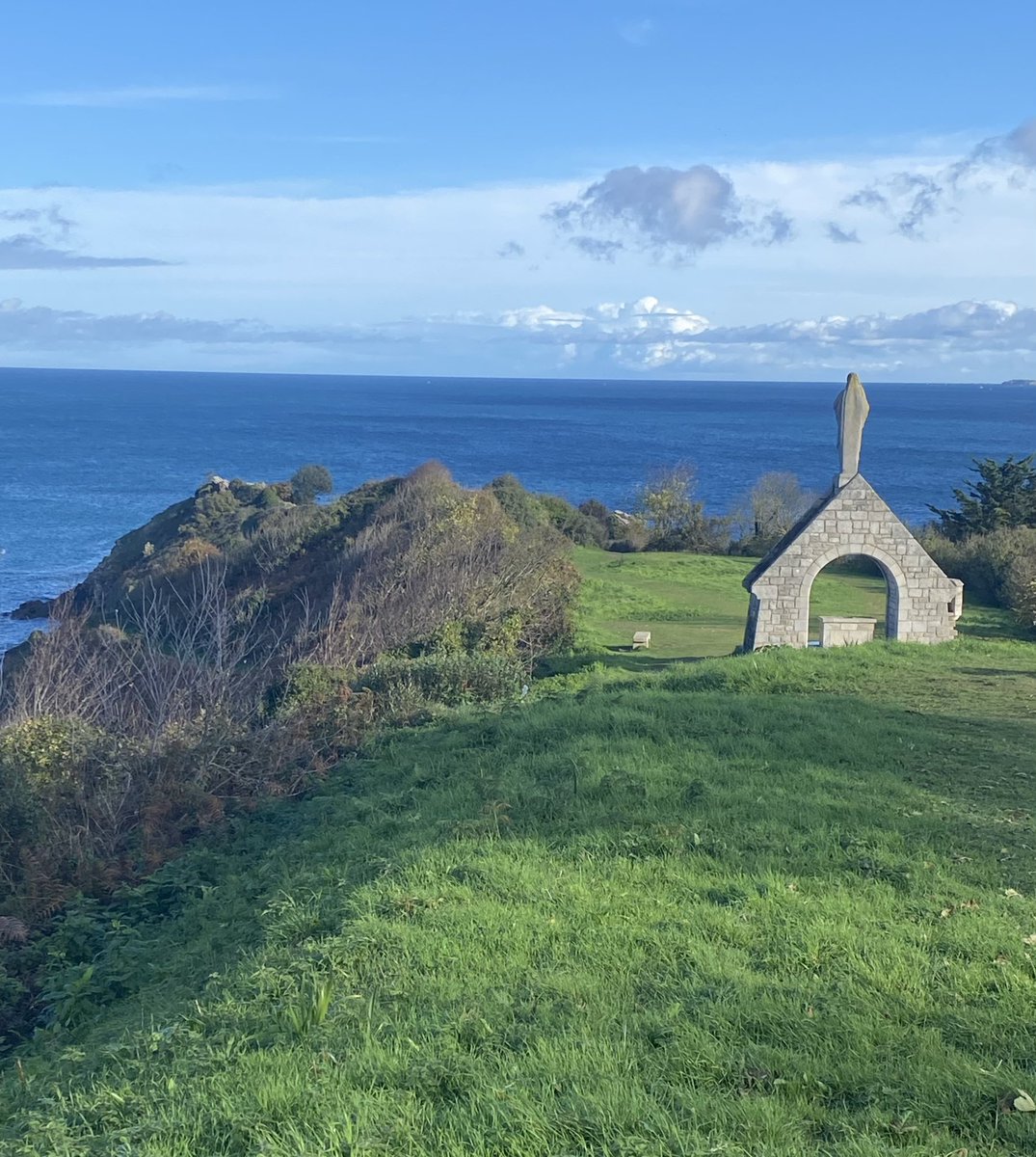 Dominiquepucini's tweet photo. La jument de Michao https://t.co/MVsbDQ892R #TriYann
#Bretagne
« Heureusement que Jésus-Christ n'est pas mort dans son lit. Sinon, en Bretagne, il y aurait un sommier en granit à chaque carrefour. »
#JeanYanne https://t.co/6a9GsZnxOi