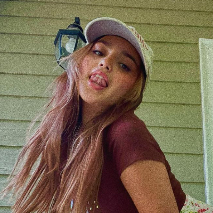 chanhollandx's tweet photo. 🐺   @readerprincessx 

          𓏳  𝓪lice 𝓬aswell.
          𓏳  𝓿eintidós.
          𓏳  𝓮stadounidense.
          𓏳  𝓬antante.
          𓏳  𝓶aia 𝓻eficco. https://t.co/YWTW3odFgV