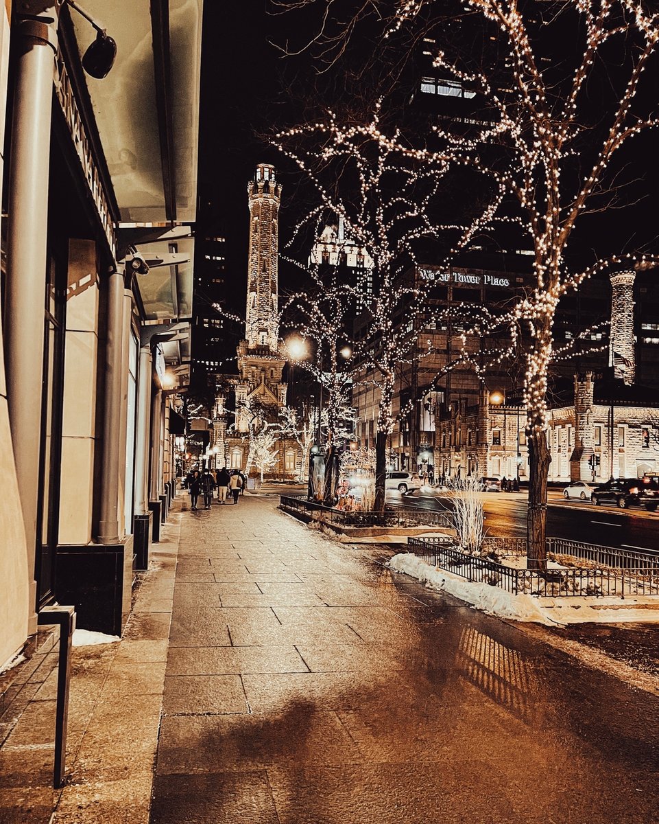 TheOmzProject's tweet photo. New year…turn and face the strange…
​​​​​​​​
#chi #chicago #chicagophotographer #chitown #illinois @street.grammers ​​​​​​​​​​​​​​​​​​​​​​​​
@street.classics​​​​​​​​​​​​​​​​​​� https://t.co/SQ14BtkAzu