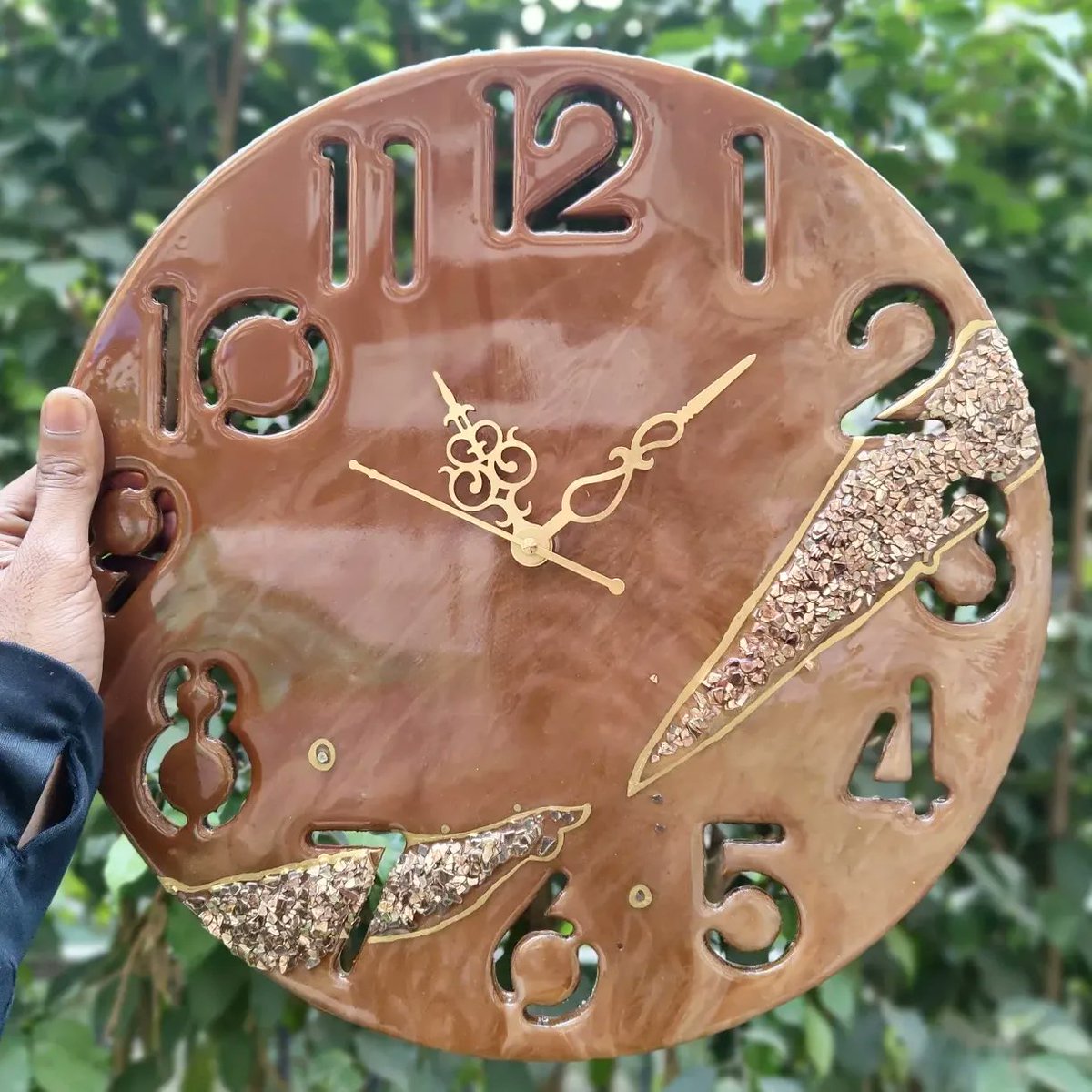Resin wall clocks available for sale.

Handmade resin clock of 12''.
.
.
#resinart #resin #handmade #resinartist #resinartwork #epoxyresin #resincraft #smallbusiness #epoxyart #resinclock #homedecor #resinmolds  #fluidart  #clocks