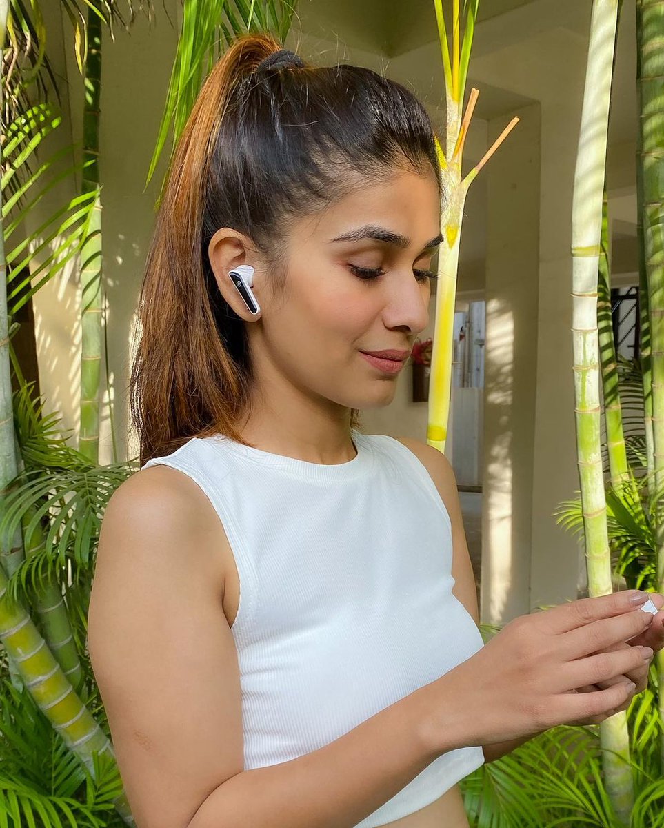 PtronGlobal's tweet photo. Unique. Exquisite. Stylish😍
Be #EntertainmentReady with #BassbudsNyx🙌🏼
#pTronEveryday #bassbudsnyx #earbudswireless #earsound #earbuds #wireless #newpost #collab #viral #ınstagood #instagram #bestqualityever https://t.co/PgFxRFBV4y