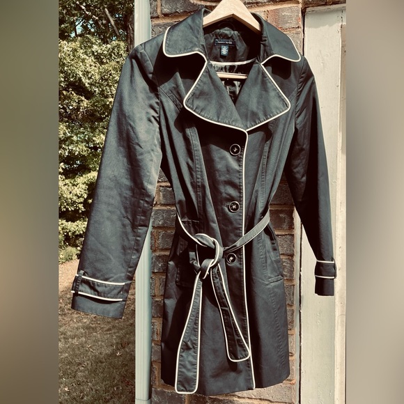EtherealNY's tweet photo. So good I had to share! Check out all the items I'm loving on @Poshmarkapp from @polotorriss #poshmark #fashion #style #shopmycloset #polobyralphlauren #tommyhilfiger: https://t.co/NvotgLaksT https://t.co/0aiz0EOyJR