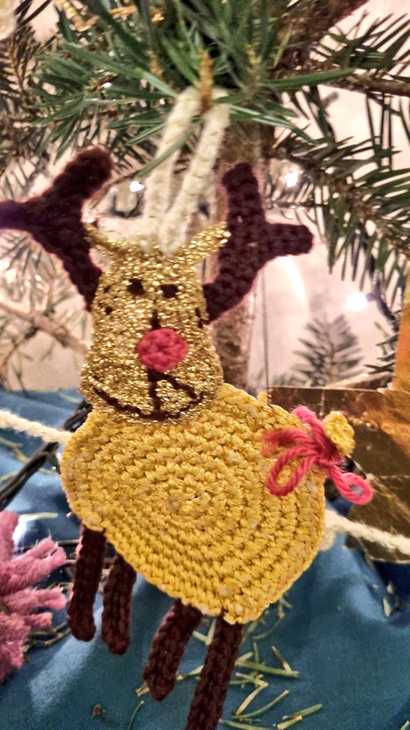 Ήπειρος 
Πλεκτά στολίδια χριστουγεννιάτικου δένδρου