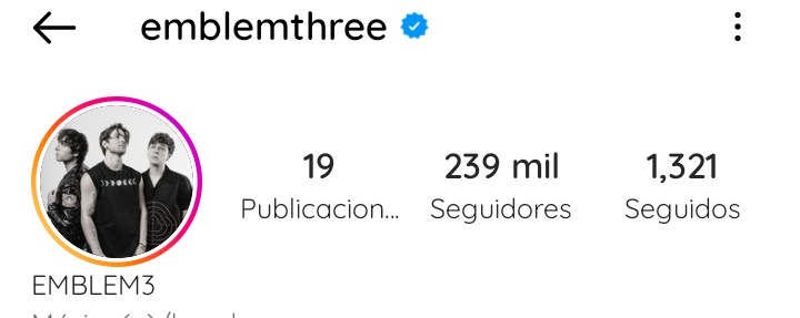 cprovosted's tweet image. I just hope you're happy @EmblemThree . You played with our feelings.
@OneDirection may not be together but the fandom still remains now days. We exist and we are multitude. Just compare.
And a little advise, DON'T EVER DO THAT AGAIN. #OneDirectionComeBack #emblem3