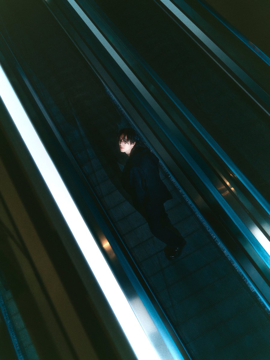 AOMGOFFICIAL's tweet photo. [유겸 (YUGYEOM)]
ㅤ
Behind The Scenes #2:
‘Ponytail (Feat. 식케이 (Sik-K))’ Official MV
ㅤ
-
유겸 (YUGYEOM) - ‘Ponytail (Feat. 식케이 (Sik-K))’
https://t.co/UrXKsbaE5h
ㅤ
-
@yugyeom #유겸 #YUGYEOM
#Ponytail
#AOMG https://t.co/YTLYdW6Kps