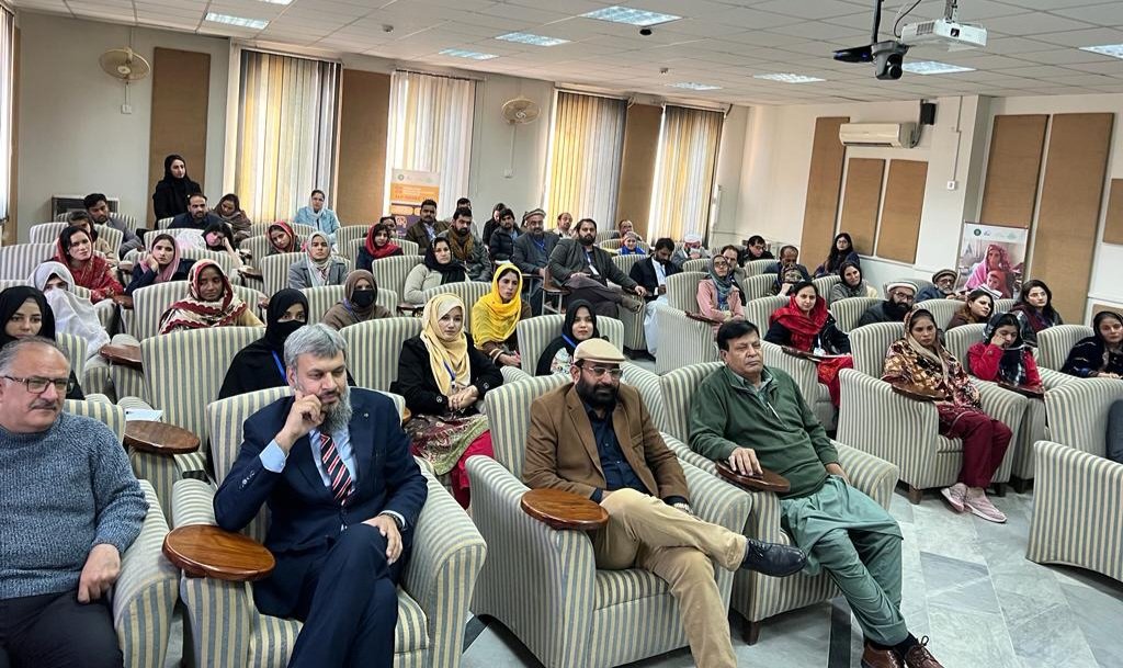 thengoworld's tweet photo. Mr. Chairman visited 06-Day Training of ALP #MiddleTech Tutors &amp; Focal Persons, concluded @OfficialAIOU Islamabad. He interacted with @AbidGilll, participants &amp; most importantly Mr. Aftab Ahmad Sheikh - Dir L&amp;NFE Sindh. #theNGOworld is partnering #Education #SDG4 @SAFAReZAFAR https://t.co/UxERtmzG4h