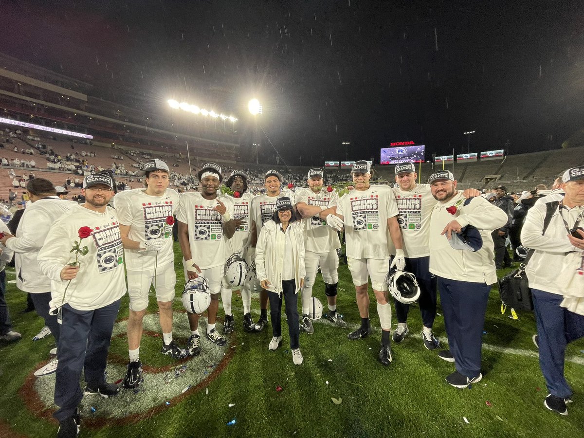 PSU_ACES's tweet photo. ROSE BOWL CHAMPS BABY!!!!!! 🌹🏆#ACES #WeAre ♠️ https://t.co/cld5jHMO4o
