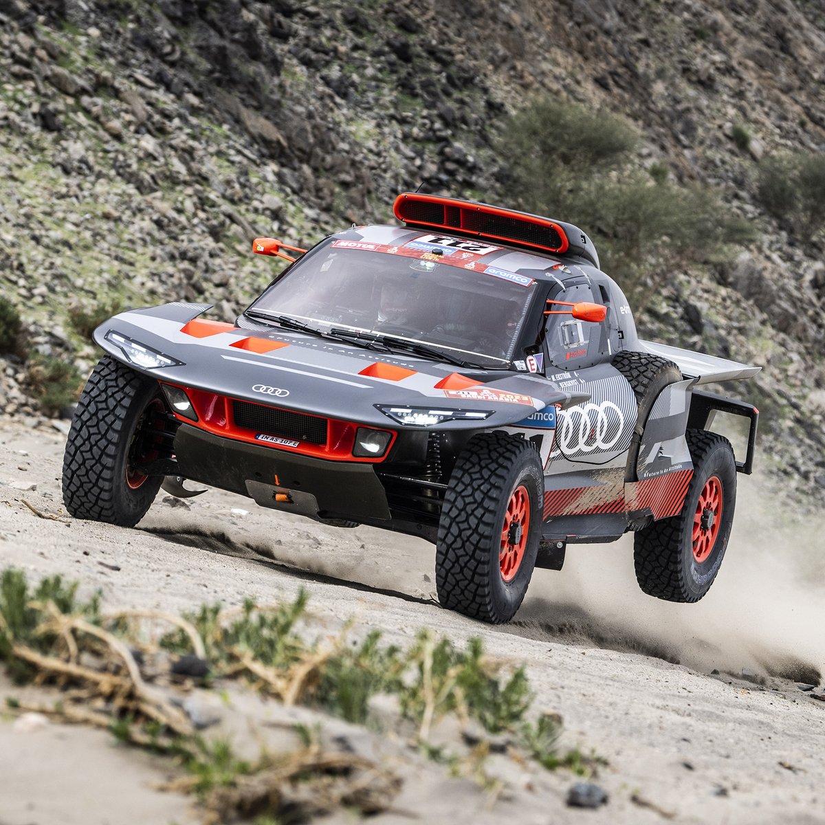 DriveMx1's tweet photo. Inician 2023 y las competencias con el Rally Dakar en Arabia Saudita.

Uno de los favoritos es el equipo Audi Sport que se presenta con tres autos y tripulaciones; Stéphane Peterhansel/Edouard Boulanger (204), Carlos Sainz/Lucas Cruz (207) y Mattias Ekström/Emil Bergkvist (211). https://t.co/ptqcCaYIF4