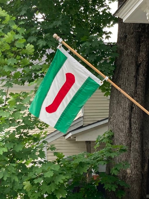 urbanlifesigns's tweet photo. If I helped just one (or ten) people decide to buy a flag, or a hat or sticker of their local city flag, then it was all worth it. #CityFlagsTourney22 https://t.co/CAnCS9Gwqh
