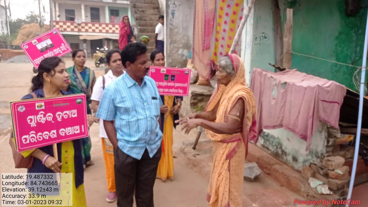 MC_Hinjilicut's tweet photo. Today awareness campaign   in door to door with commercial area at Ward No.13 &amp; 14 on #SingleUsePlasticBan  #WasteSeggregation #MaintainCleanliness and participate in Swachha Survekshyan 2023. @CMO_Odisha  @HUDDeptOdisha @Ganjam_Admin @DUDA_Ganjam @SwachSurvekshan https://t.co/IziN1NFbOn