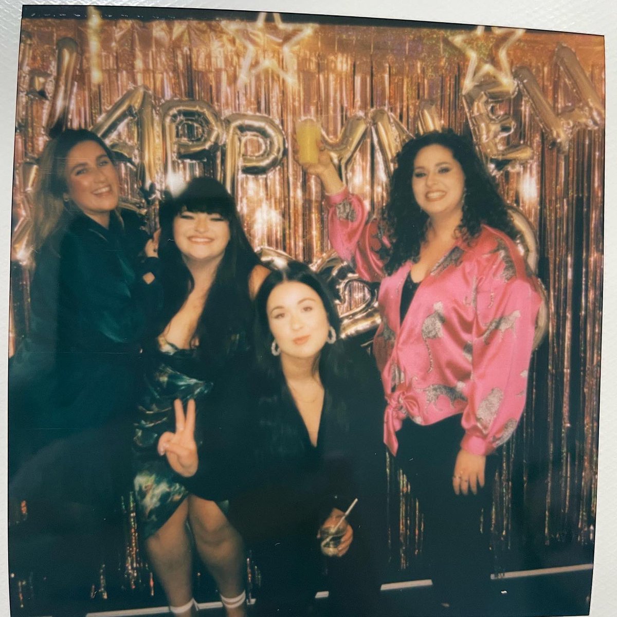 DaniB04's tweet photo. NYE x https://t.co/Ha7MBgJ8gl