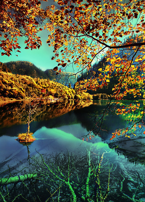 samsaracorp's tweet photo. Wonder Lake, China #WonderLake #China https://t.co/zfkSkmwDAP https://t.co/na2FVzqqqZ