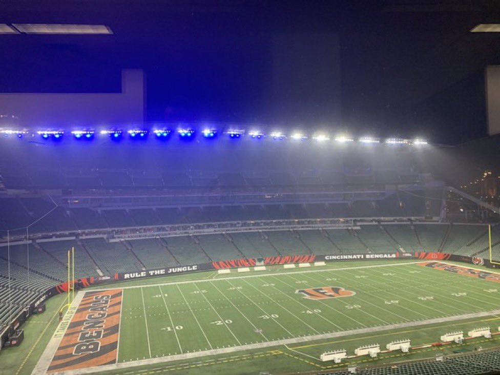 thezekey's tweet photo. Blue lights on at Paycor Stadium out of respect for Damar Hamlin. 💔 https://t.co/u0fuuDupeH