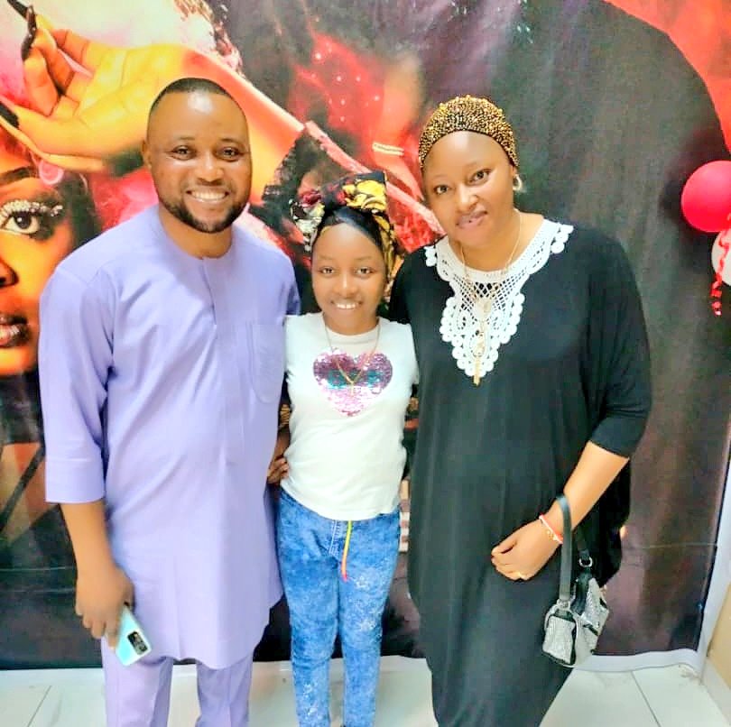 ipoola2013's tweet photo. Where you invest your love, you invest your life.
#OloriObaBall ⚽❤️💋
#OmoT 🥰🤩💋
#EjikaTioJeKiEwuJabo 😍🥰
#ForeverGrateful🙏
#GraceFoundMe🙏🙏
#TeamKasamadupe🙏💪 https://t.co/LMs7d9YYsS