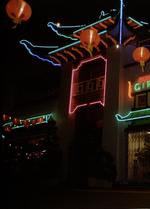 chinatown🏮 #35mm https://t.co/ETVuC4t28f<a href="/tag/35mm"class="tags">#35mm</a>