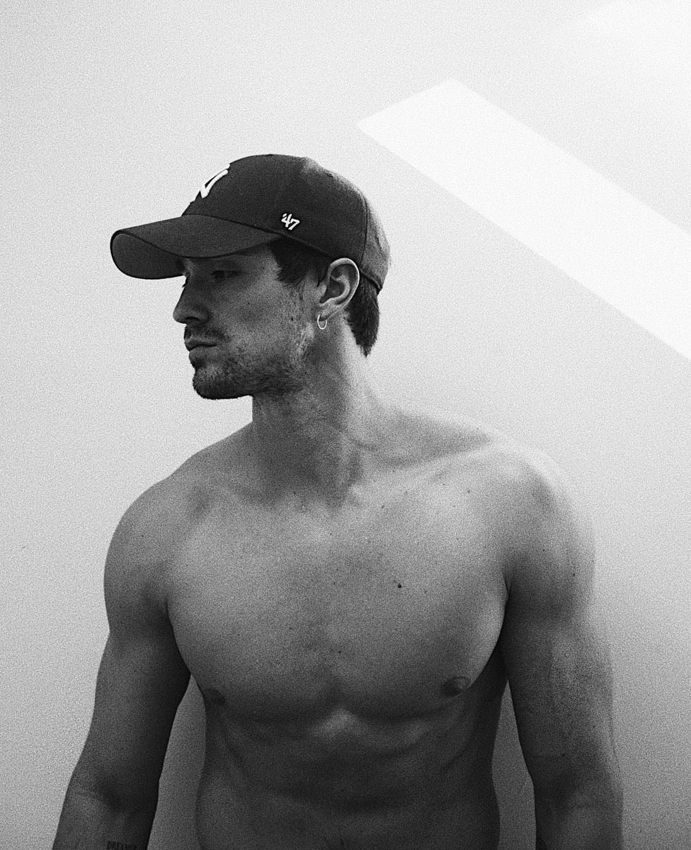 ———— 

                          𝘽𝙞𝙚𝙣 𝙘𝙖𝙗𝙧𝙤𝙣.  

#freerol #sexrol