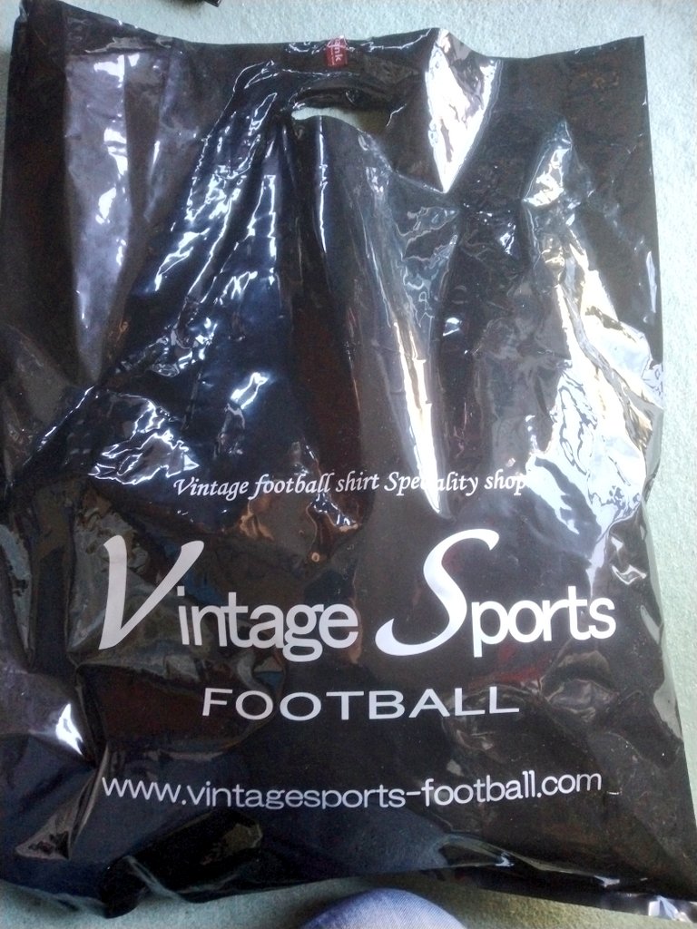 毎年恒例VintageSports町田店さんのアウトレットセールへ行って来ました。
アウトレットとは言え、これで3000円弱は安い！！

これだけ入れれば袋はなかなか笑

#VintageSports町田店
#アウトレットセール