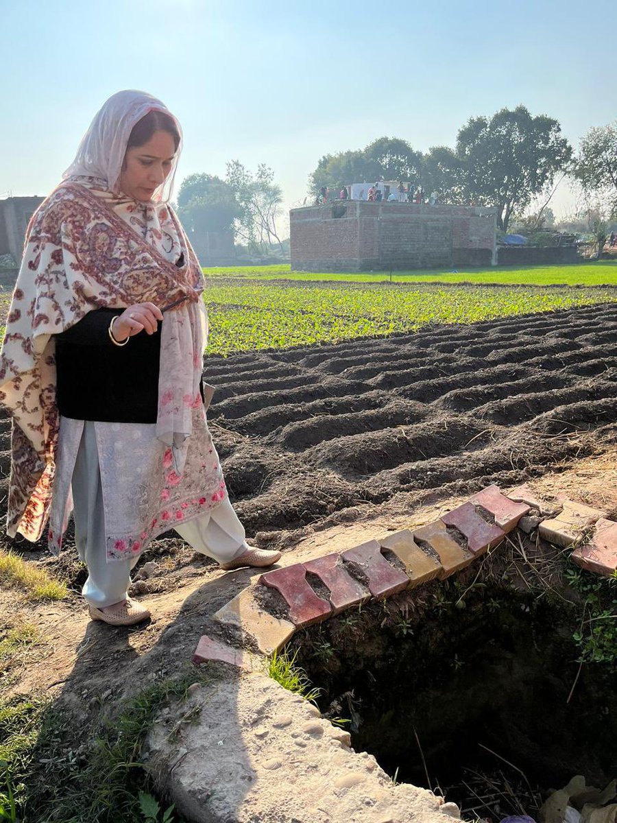 ddrsjammu's tweet photo. ODF+ villages on ground inspection today at Block Mandal Phallian and Marh, Distt Jammu by Dep Director Sanna Khan, ACP Nighat Alam and Field Officer Sania Haq khan. https://t.co/yjtvVKtQZ2