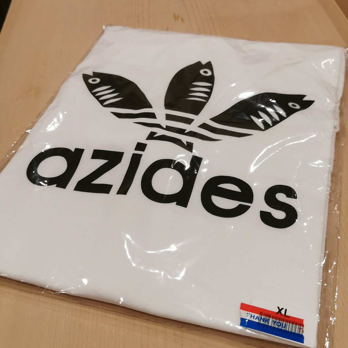 0713_papa's tweet photo. 専属漁師にお土産もろたww
#azides https://t.co/pjfRLAcEwy