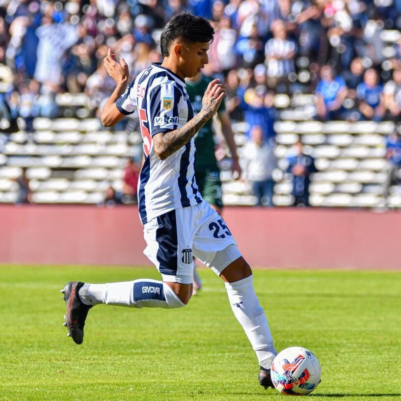 Qué difícil me resulta entender cómo <a href="/CATalleresdecba/">Club Atlético Talleres</a> no hizo opción del 80% de Leandro Espejo. Jugador joven que en lo poco que jugó demostró que tiene potencial para primera división.