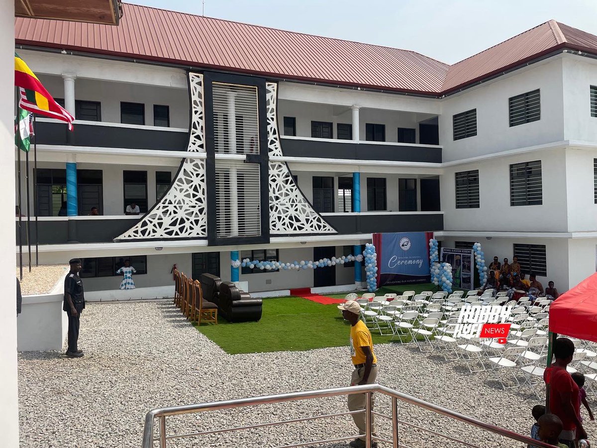 KobbyKyei_'s tweet image. LIVE UPDATES: Grand Commissioning Of Michael Blackson Academy at Agona Nsaba in the Central Region. 

@MichaelBlackson is an American-Ghanaian Actor/Comedian. 

The Comedian built this school to help improve the quality of education for the people of Nsaba where he hails from.