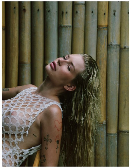 My bestfriend took these pictures of me and I wasn&rsquo;t sure what I wanted to do with them but I think they