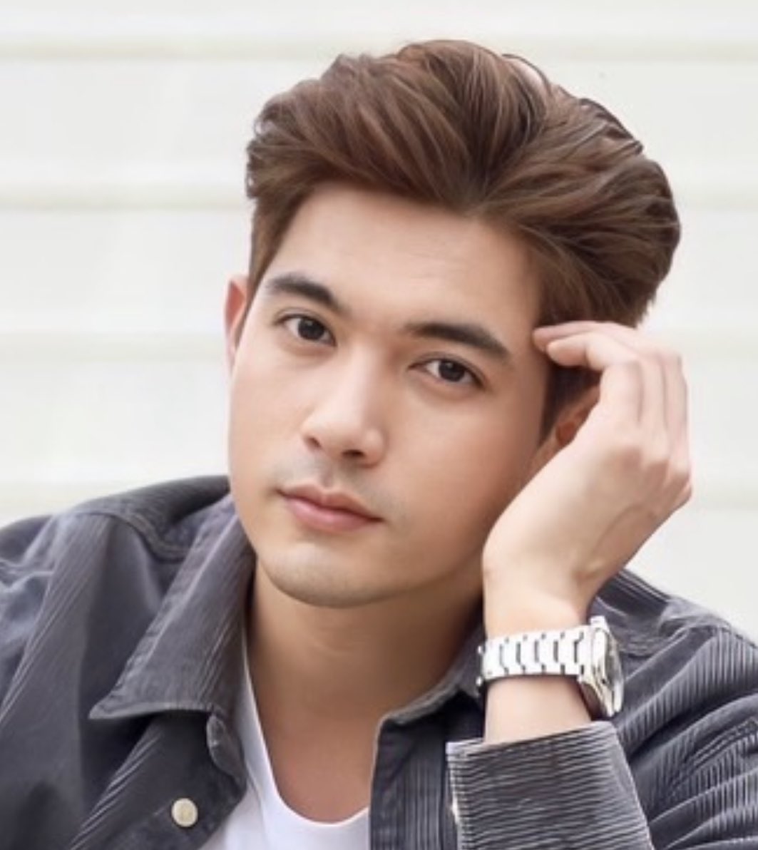 เจอแบบนี้หลง ไม่ใช่หลงทางนะ 
หลงหัวปักหัวปำ😊😊

NITE NITE KEM ✨

Hussawee So Cute 
#เข้มหัสวีร์  Kem Hussawee