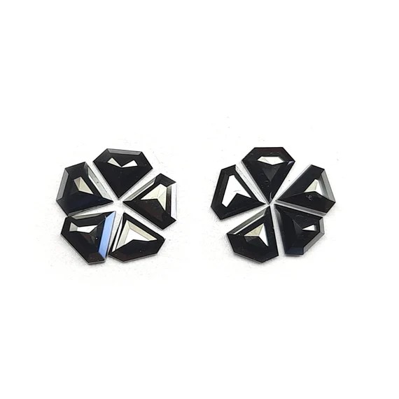 AvellinnoJewels's tweet photo. 2.80 Carat Lose Black Diamond Diamonds For Jewelry Making π
#blackdiamond #diamondshape #blackloosediamond #loosediamond #treatedblack #geometricshape #fancyshapediamond #stepcutdiamond #diamondstone #qualitydiamondblack #diamondshape #pendantdiamond #jewelrymaking #newyork https://t.co/SDHyHZVNCP