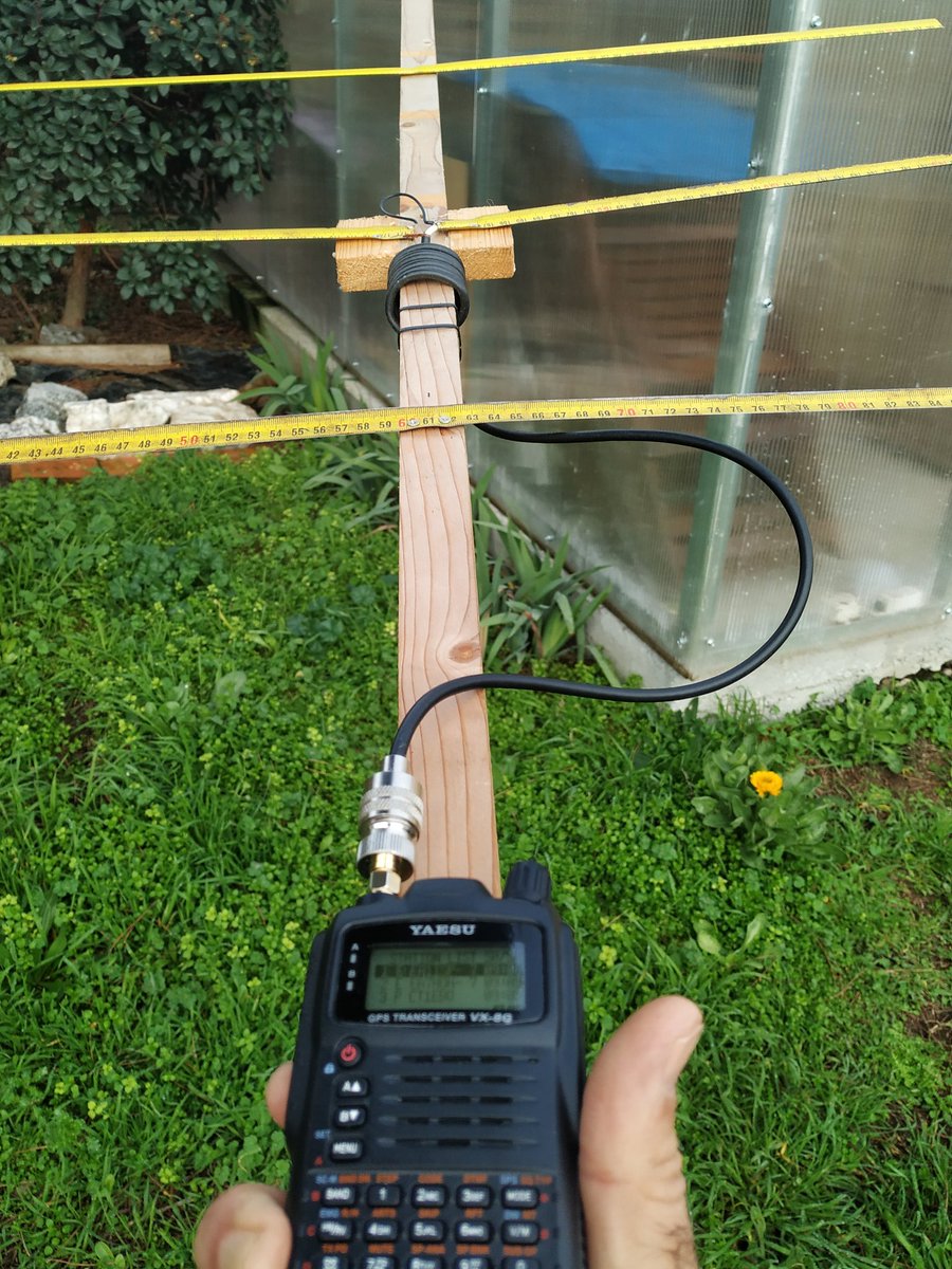 lorenzoferrero's tweet photo. @RAFAGARTIER @Space_Station @ARISS_status @issfanclub @rs0iss @ure_es @URE_Jerez @emcomspain @ISS_Ham_Radio @AMSAT @AmsatSpain @arrl @RF2Space Mi estación portable #aprs para la #ISS @Space_Station @RAFAGARTIER @ast_josea @ARISS_status #hamradio #ct1ebq @AmsatSpain https://t.co/29ixaKeRQh