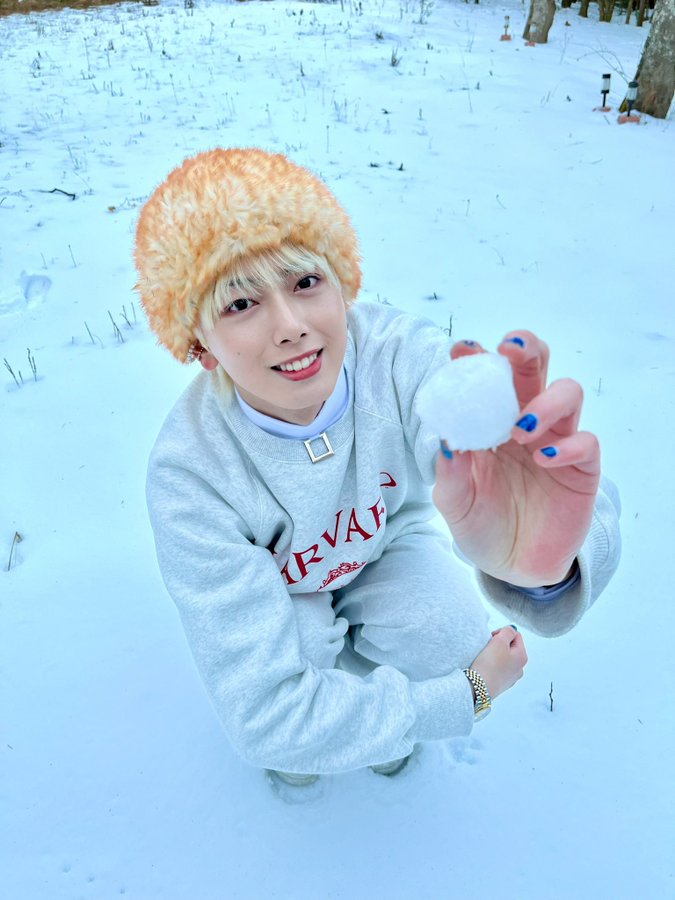 Fli2-TXagAA_e_s?format=jpg&name=900x900