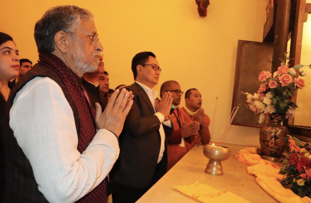 SushilModi's tweet photo. बोध गया मन्दिर मे पूजा करते हुए। https://t.co/NdfJfaE5lA